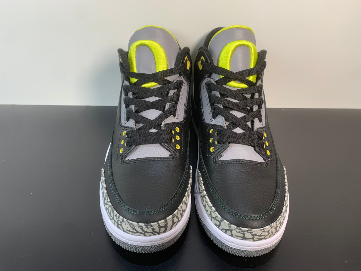 Air Jordan 3 Retro Oregon Ducks Pit Crew Black 282240-594 - Angle View 5