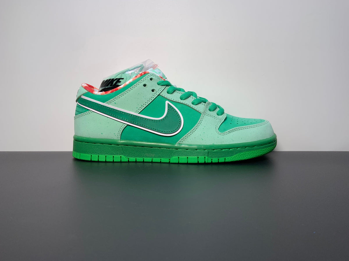 CONCEPTS × Nike Dunk SB Low Green Lobster - View 1