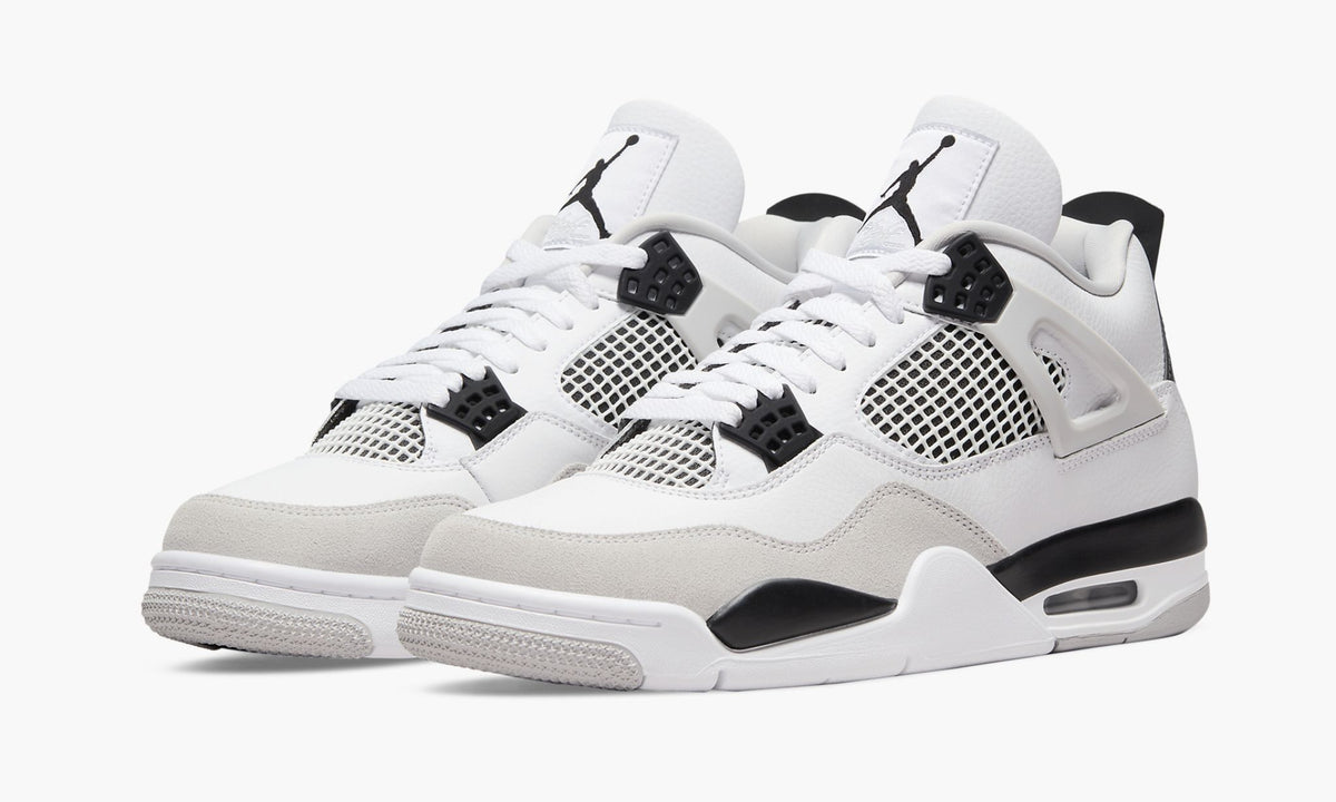 Air Jordan 4 Retro "Military Black" - Angle View 4