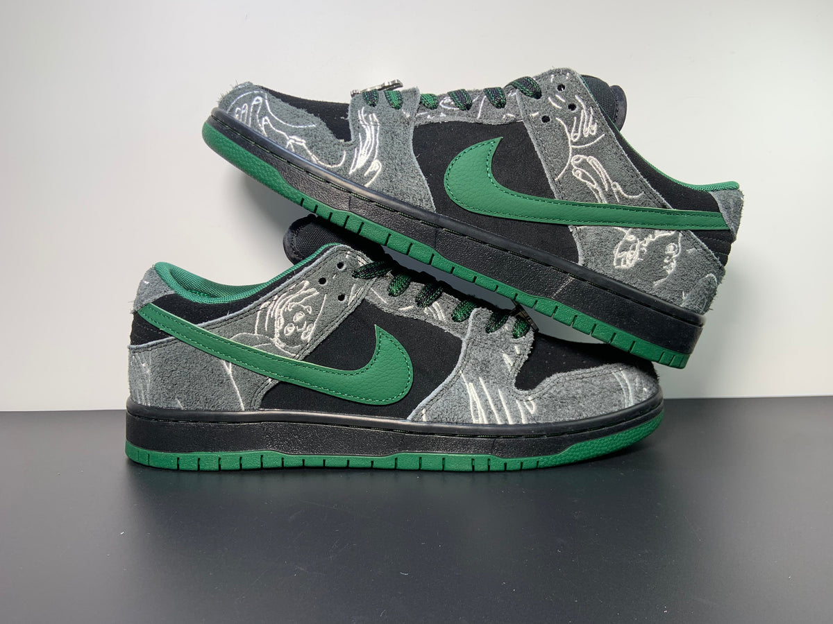 There Skateboards x Nike Dunk SB - View 3