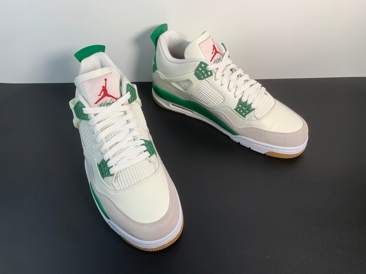 Nike SB x Air Jordan 4 “Pine Green” DR5415-103 - Angle View 11