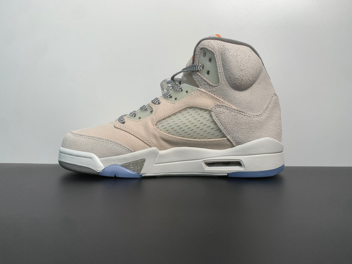 Air Jordan 5 SE Craft Light Orewood Brown FD9222-180 - Angle View 2
