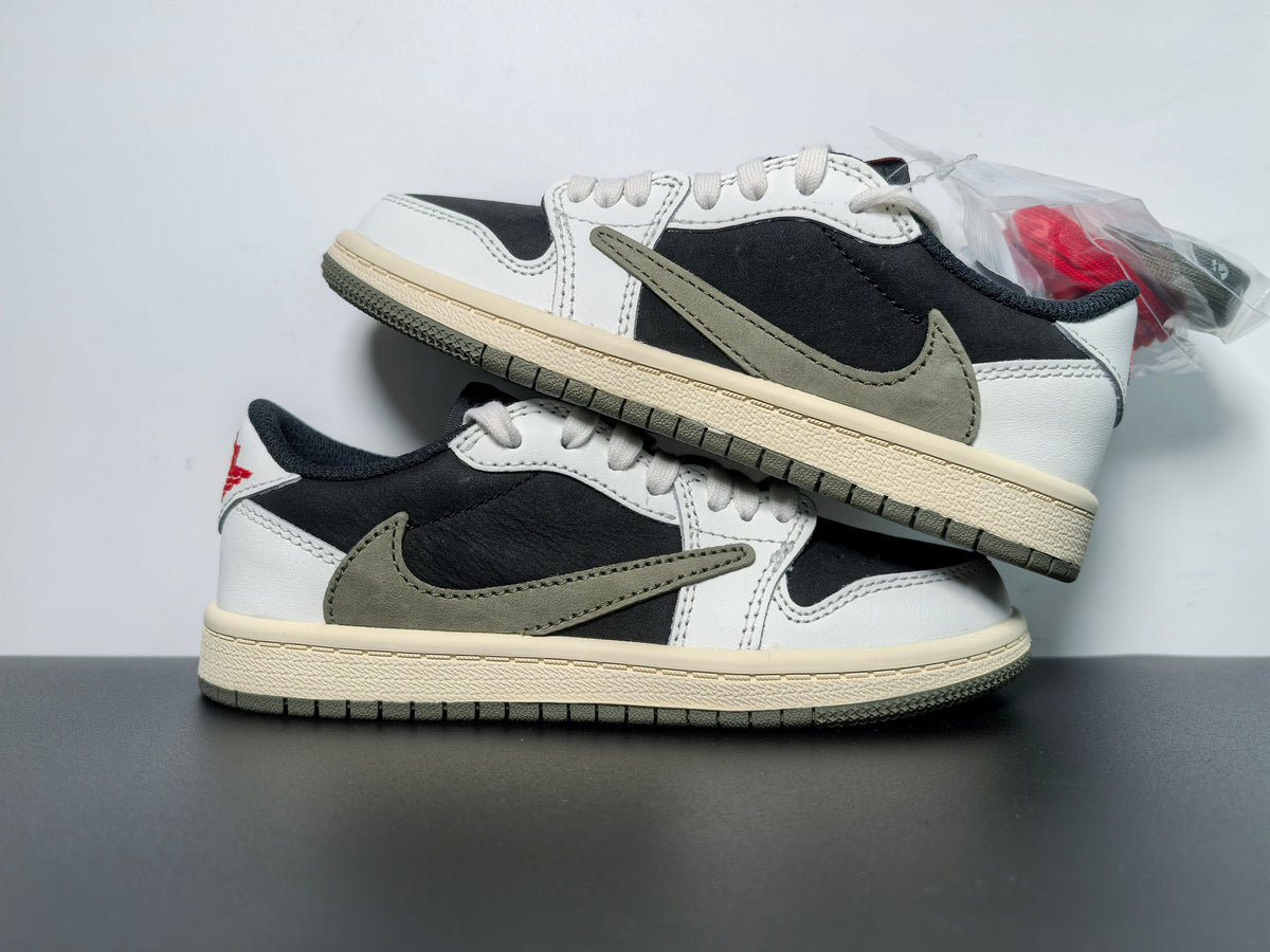 Travis Scott X Wmns Air Jordan 1 Retro Low OG Olive PRE-OWNED - Angle View 3