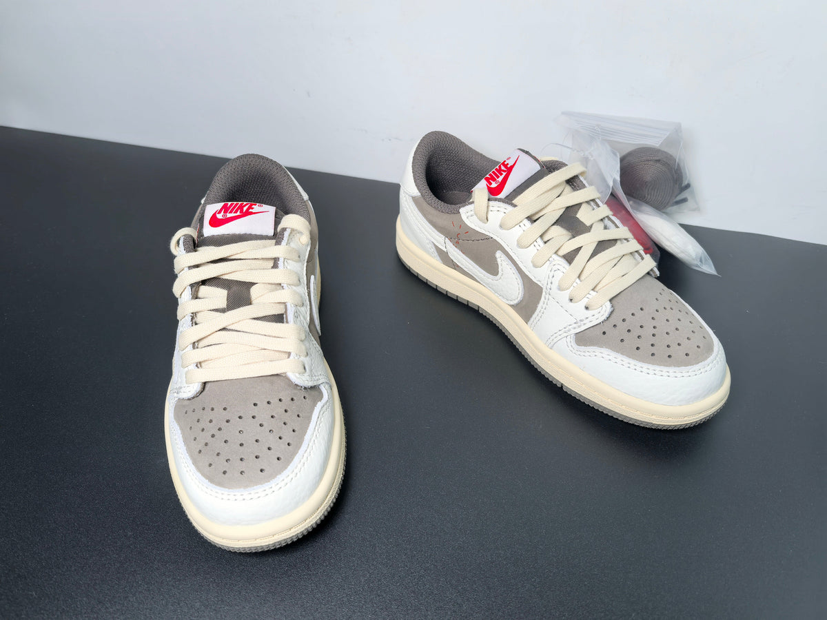 Air Jordan 1 Low OG x Travis Scott ‘Reverse Mocha’ - Angle View 7