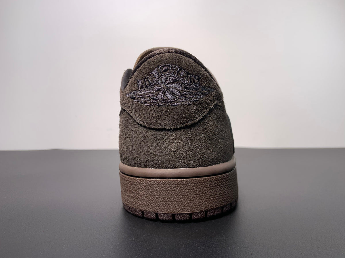 Air Jordan 1 Retro Low OG SP x Travis Scott ‘Velvet Brown’ DM7866-202 - Angle View 13