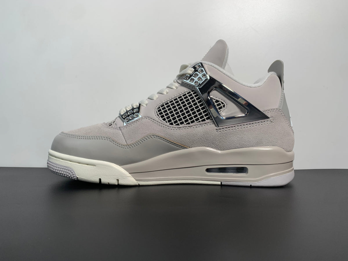 Air Jordan 4 Frozen Moments AQ9129-001 - Angle View 2