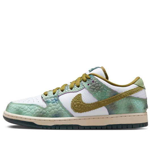 Alexis Sablone x Dunk Low SB 'Chameleon' - View 1